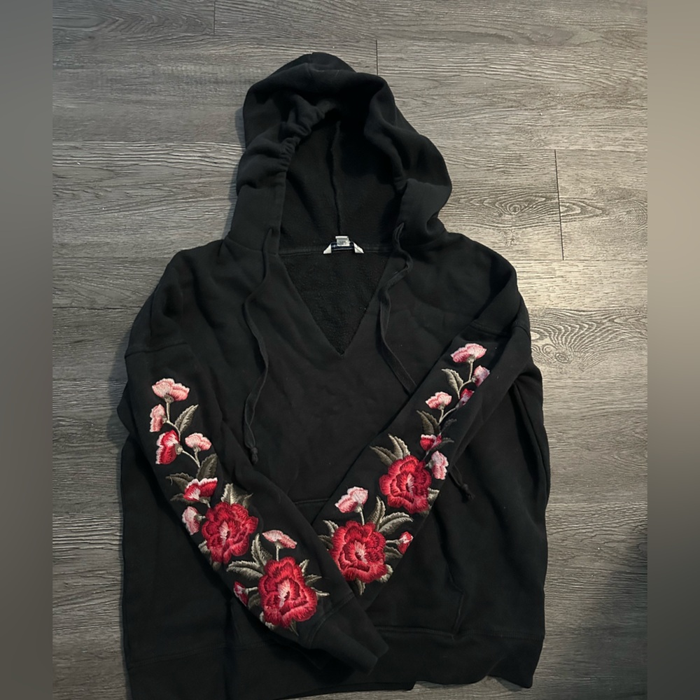 American Eagle Outfitters Black Embellished Hoodie with Red Floral Design